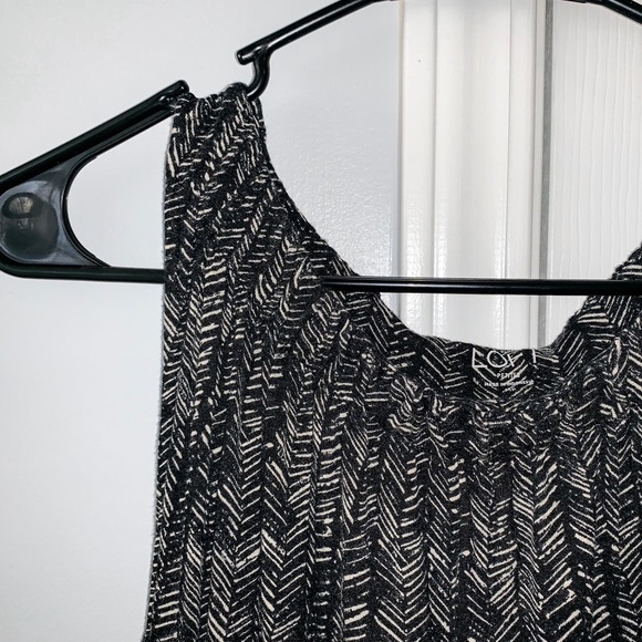 Tank - Picture 2 of 3